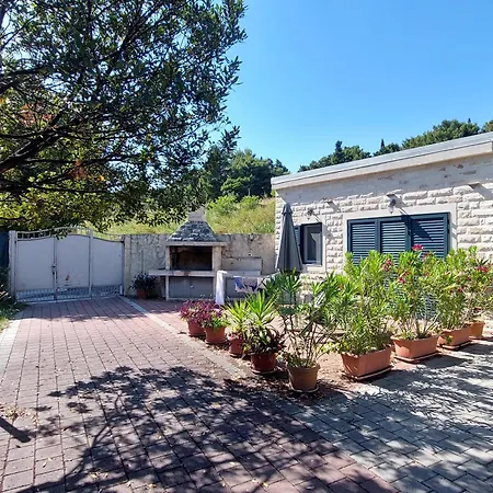 Kula Park Studio *
